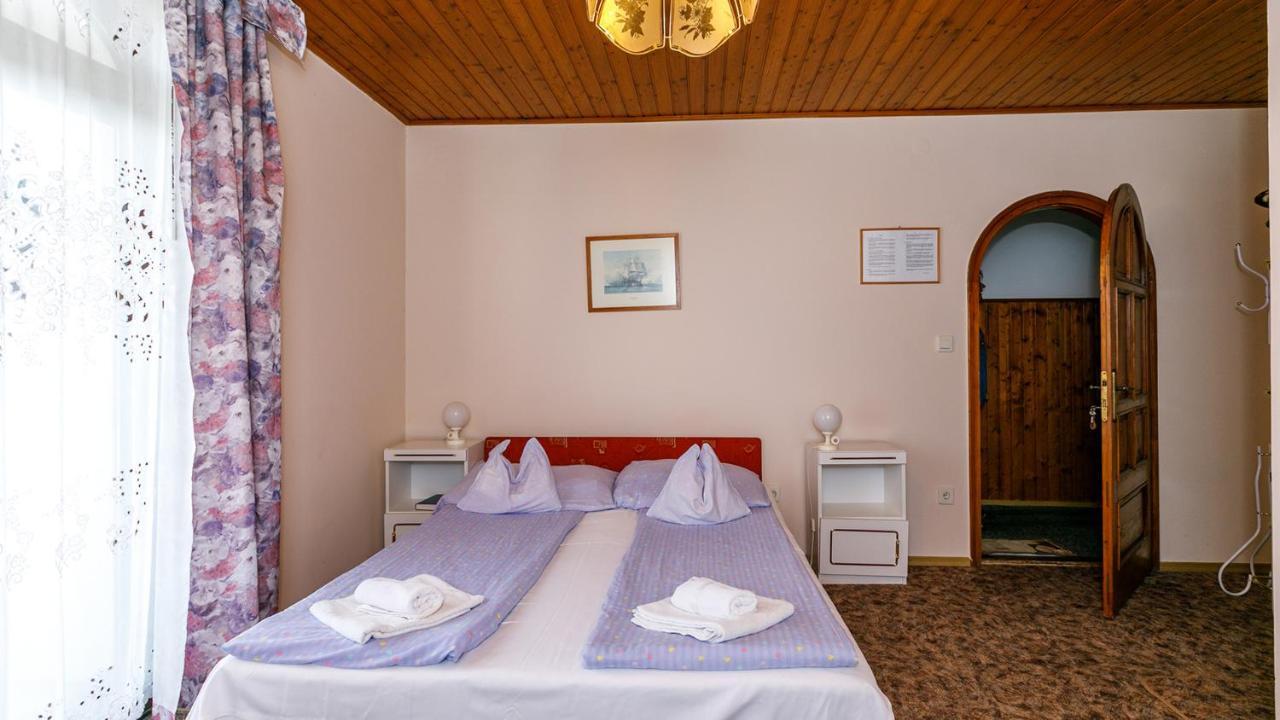 Steinhaus Bed & Breakfast Keszthely Exterior foto